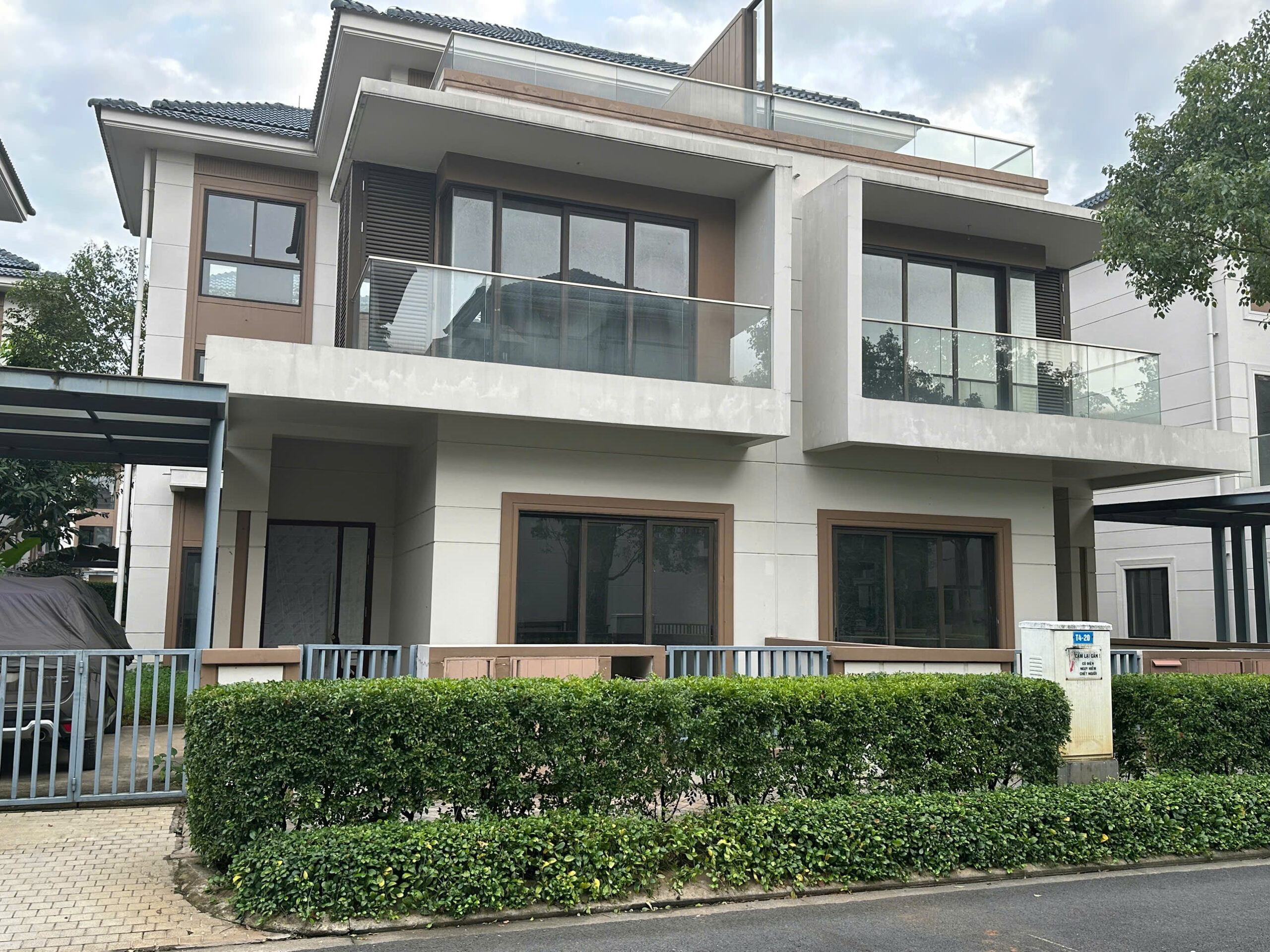 Bán Biệt Thự Song Lập zone 8